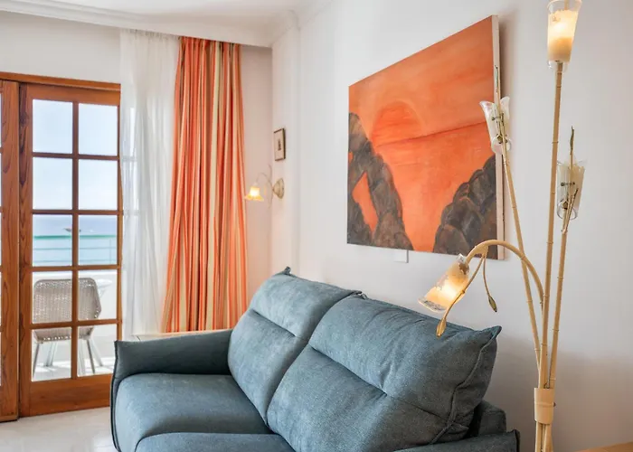 아파트 Playa Delphin 202 *